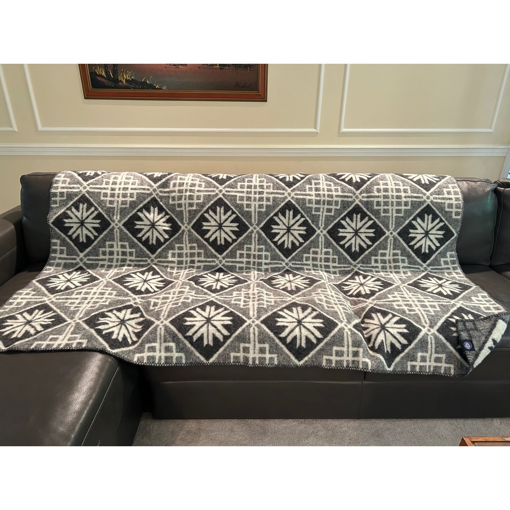 Icewear Iceland 100% Pure New Wool Blanket Grey Nordic Snowflake Throw